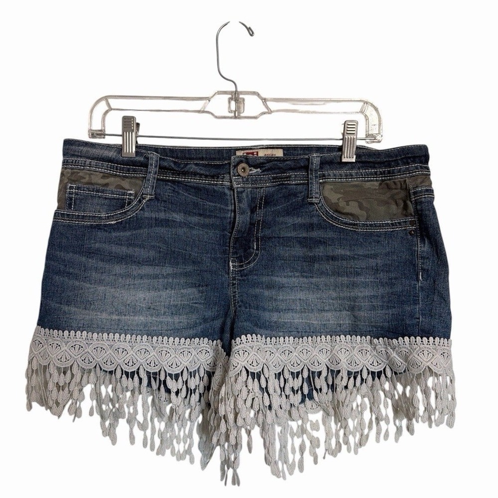 LEI Ashley‎ Low Rise Denim Shorts Women 13 Blue Camo Crochet Lace Fringe Boho